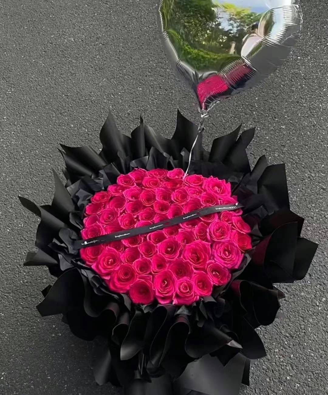 52 Stems Signature Rose Bouquet – Lamore Florist